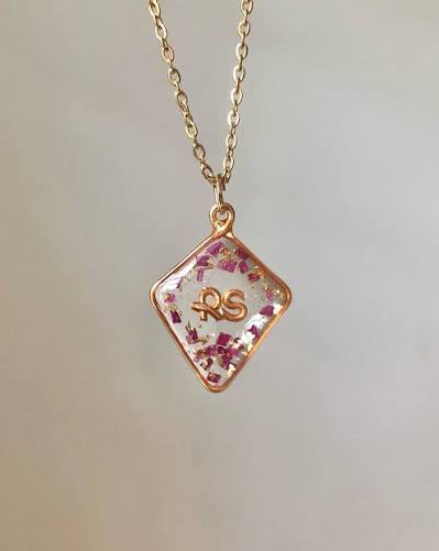 KOKO5000 x JPSLOT | Kalung Resin Floral | Keindahan Bunga dalam Liontin Transparan